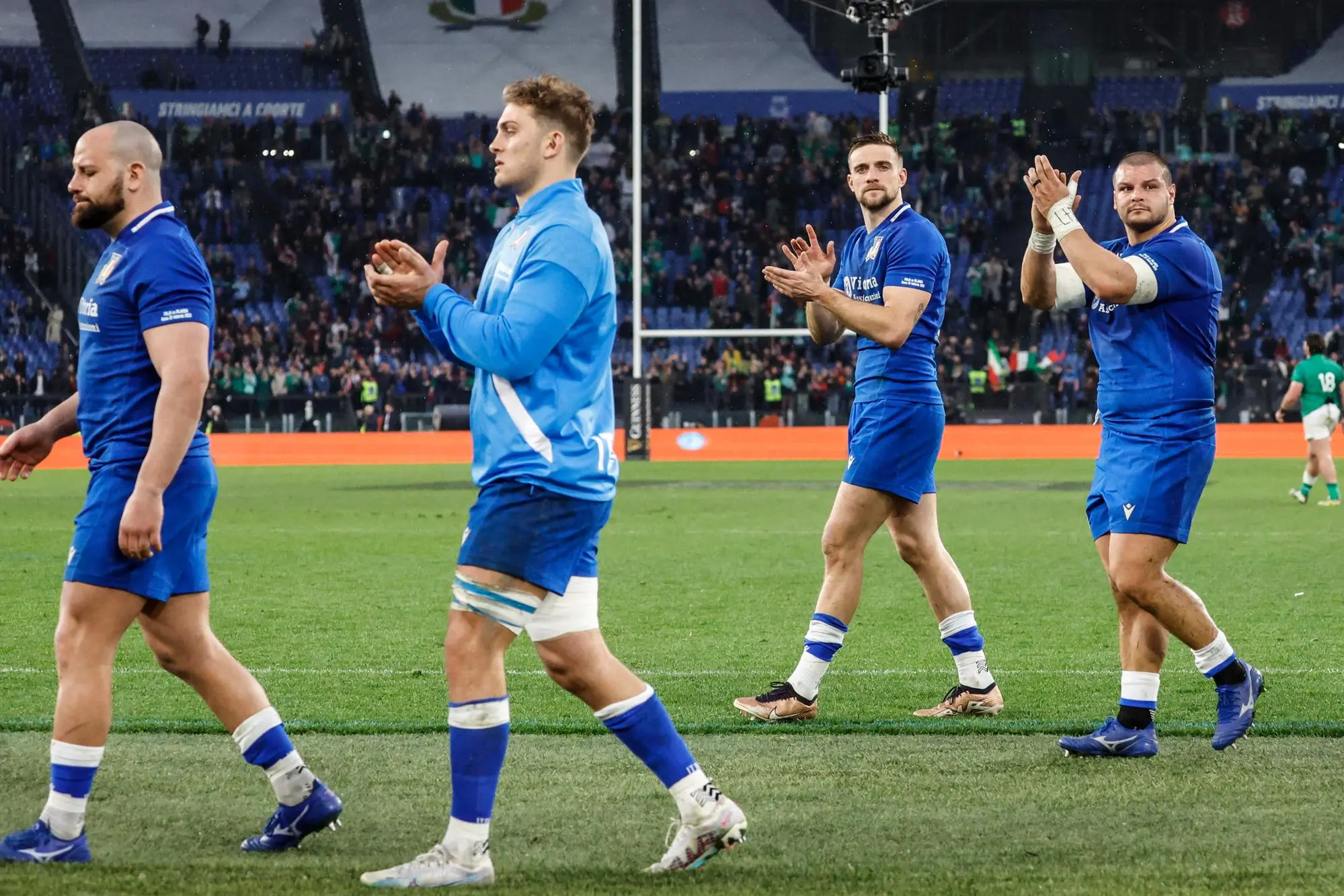 Italy’s team reacts after defeat during the Six Nations Rugby match Italy vs Ireland at Olimpico stadium in Rome, Italy, 25 February 2023 ANSA/FABIO FRUSTACI