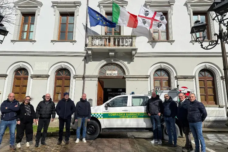 Il mezzo antincendio per i barracelli di Bono (foto concessa)