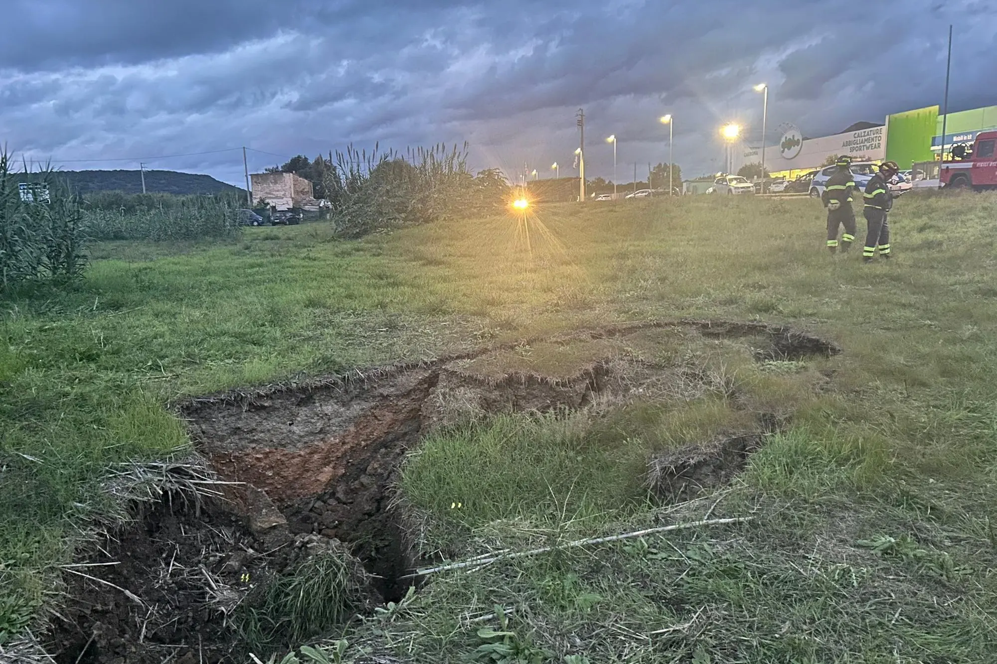 I vigili del fuoco sul posto (Foto: Fabio Murru)