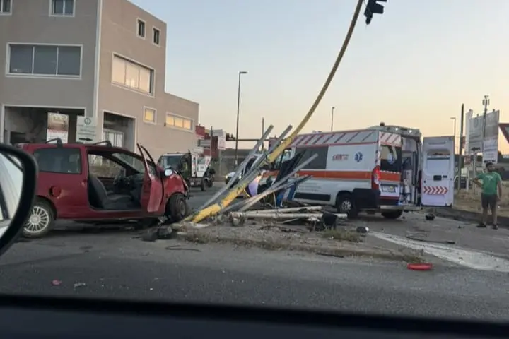 Una delle auto coinvolte nell'incidente