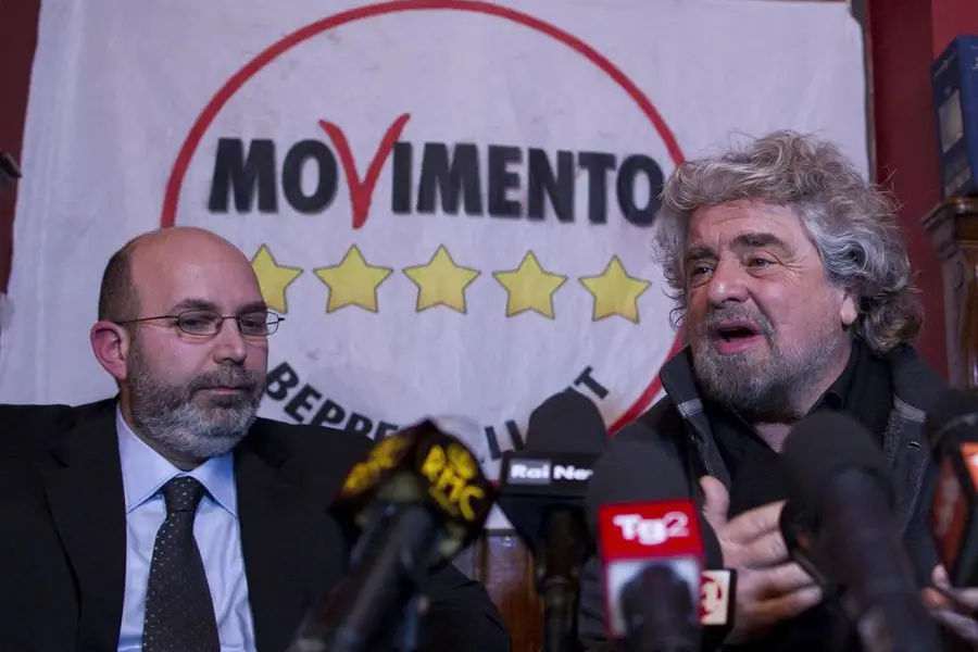 Vito Crimi e Beppe Grillo (Ansa)