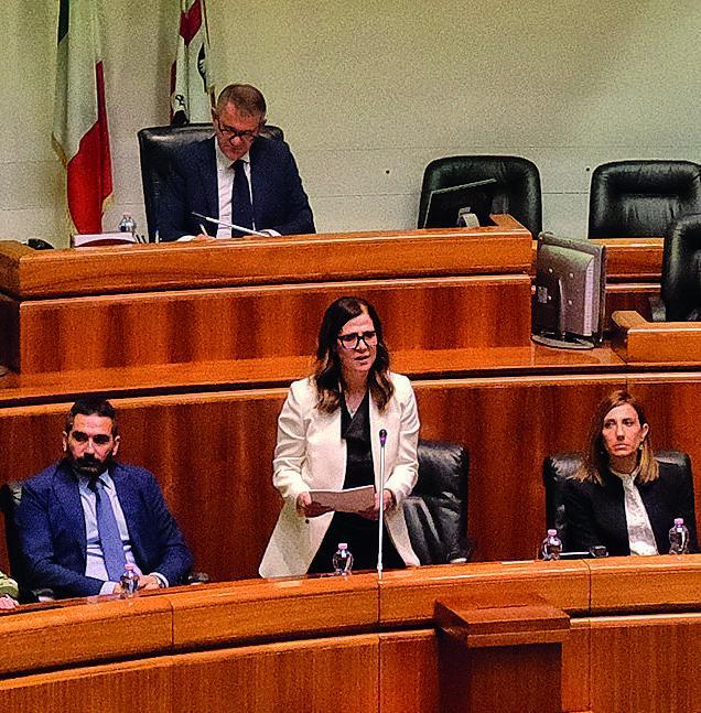 Consiglio, scoppia la polemica sul doppio ruolo di Todde Il centrodestra: «Lasci l’interim»