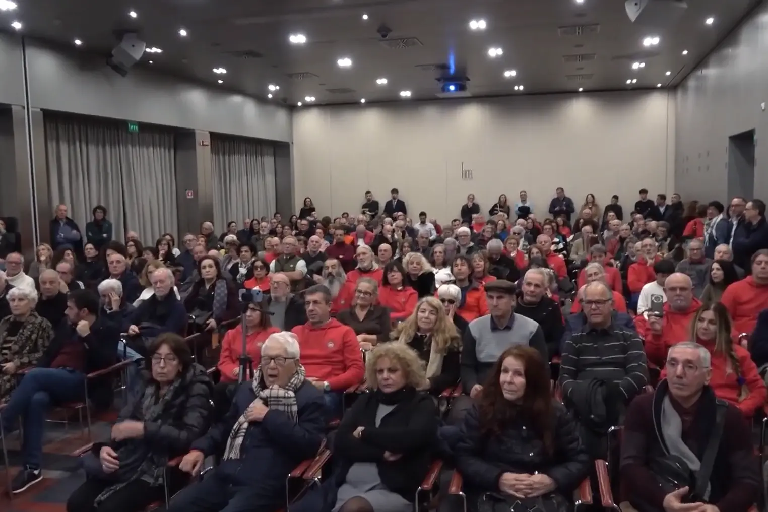 Rinnovabili, la proposta di Pili: «Un regolamento europeo può salvare i comuni dall'assalto eolico e fotovoltaico»