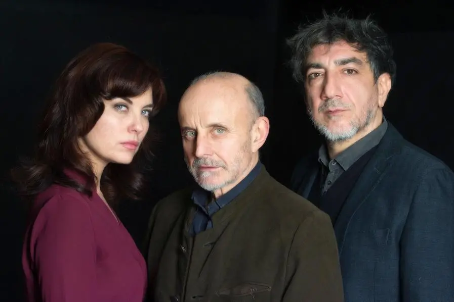 I protagonisti dello spettacolo (da sinistra Vanessa Gravina, Giuseppe Cederna, Roberto Valerio)