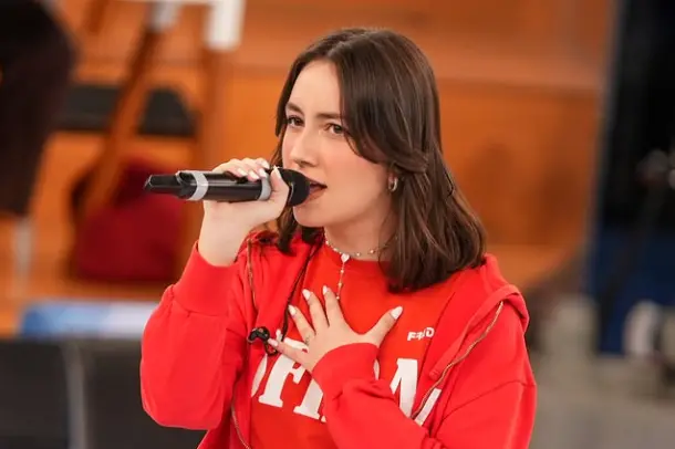 Angie nella scuola di Amici (foto Amici - Instagram)