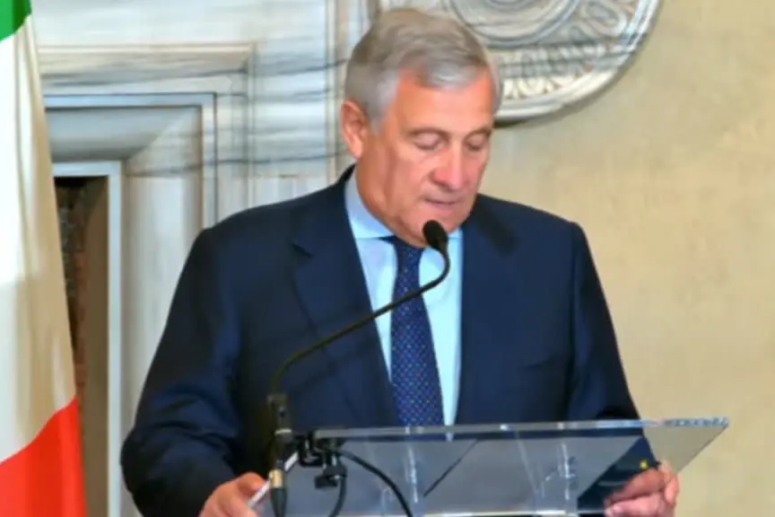 Dazi, Tajani: far rientrare nel 15% acciaio, alluminio e vino