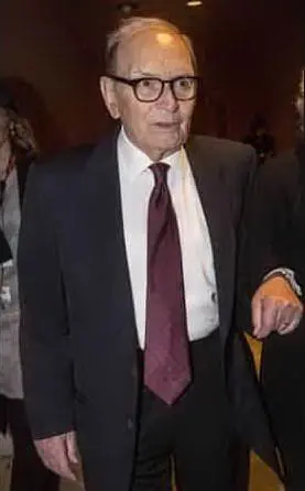 Importante la sua collaborazione con Ennio Morricone