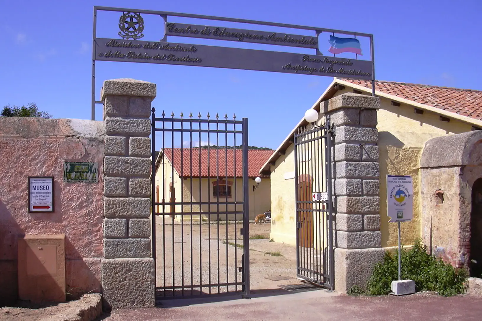 Caprera, ingresso del Cea del Parco Nazionale