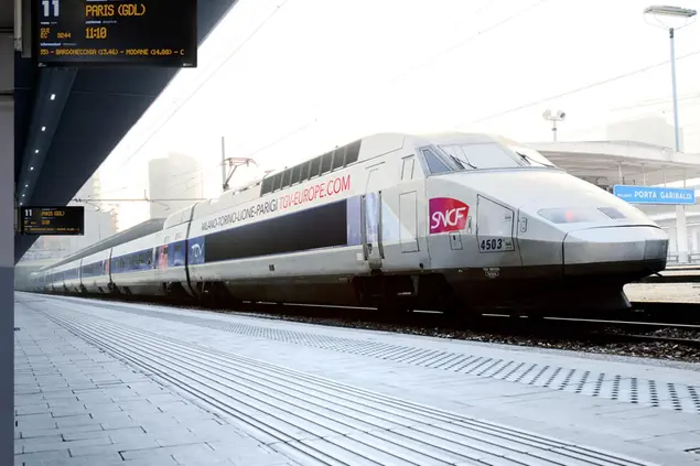 Un treno Milano/Torino-Parigi (Ansa)