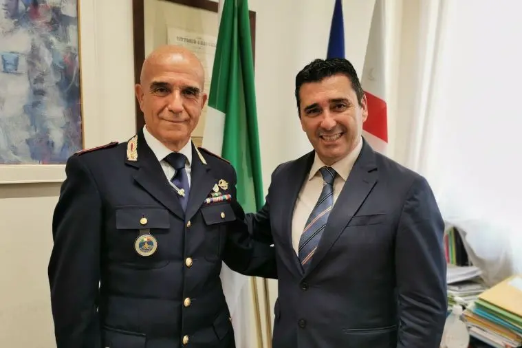 Antonello Seghene col sindaco Mulas (foto concessa)