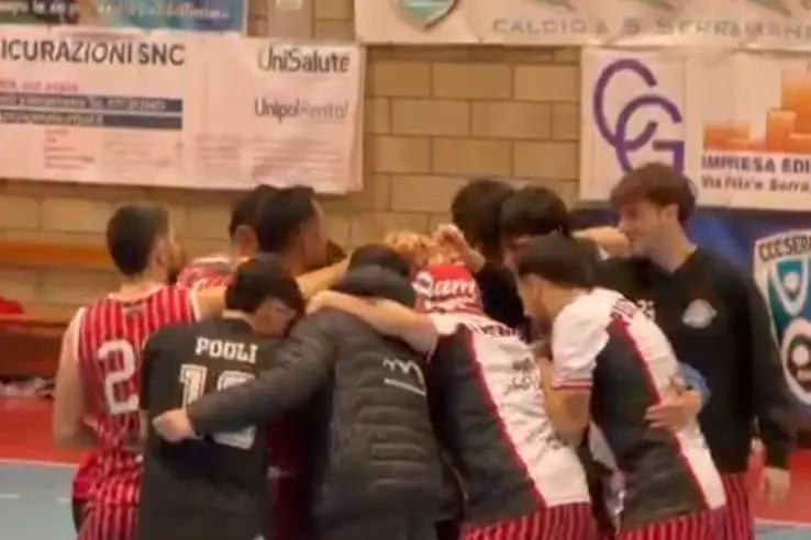 I festeggiamenti finali del Serramanna dopo la vittoria contro l'Azzurra Oristano (foto concessa)