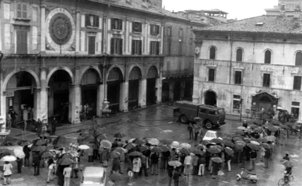 Nella piazza era in corso un comizio antifascista (Ansa)