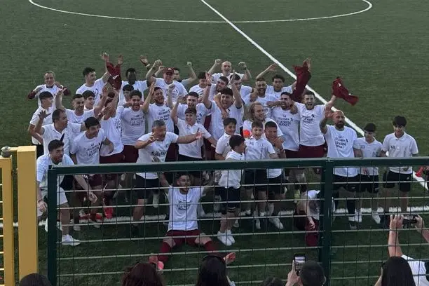 Sgs Turritana esulta davanti ai tifosi nel campo di Osilo