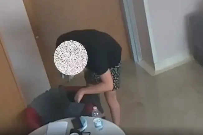 Fermo immagine di un video agli atti di indagine (foto polizia)