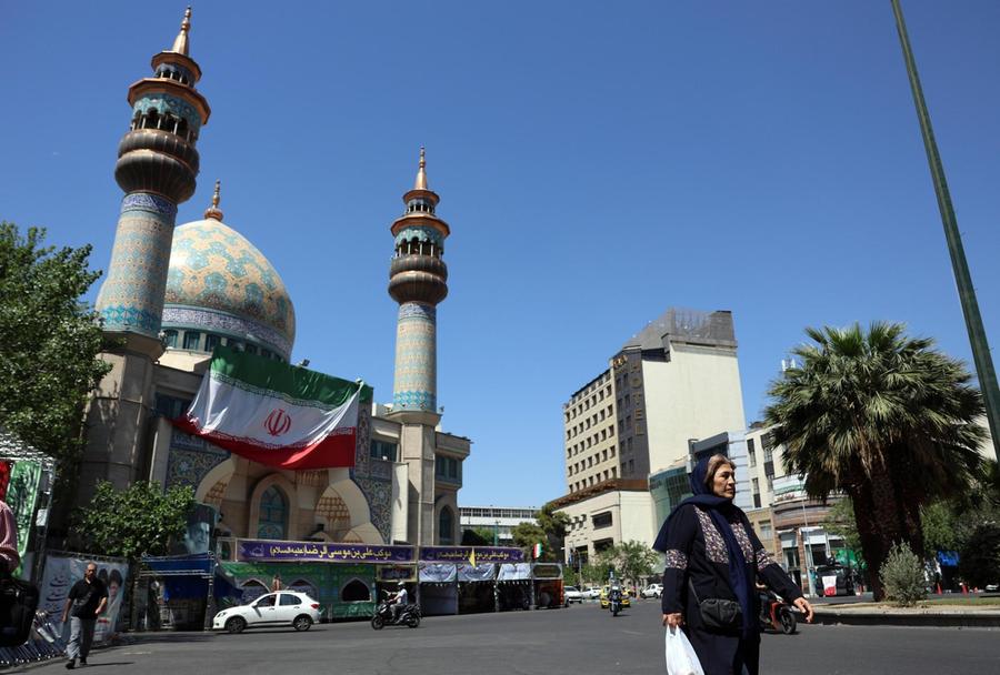 Usa-Iran, tregua appesa a un filo. Trump valuta la ripresa dei raid, Teheran: «Nessuna alternativa alla nostra proposta»