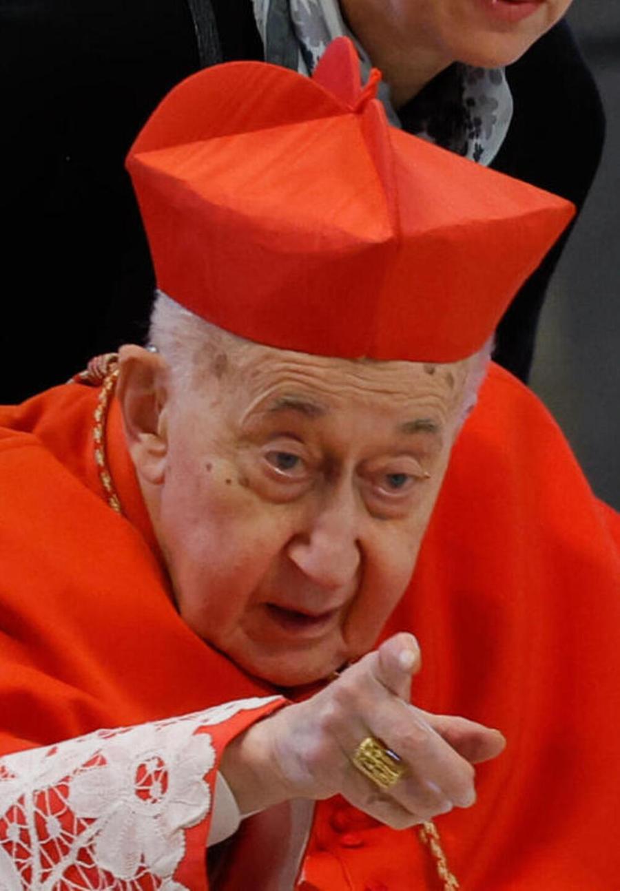 Il cardinale Ruini in condizioni critiche, viene curato a casa