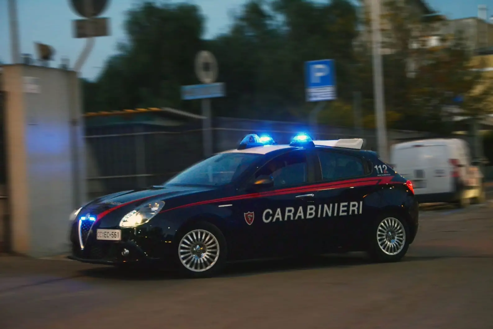 Un'auto dei carabinieri.