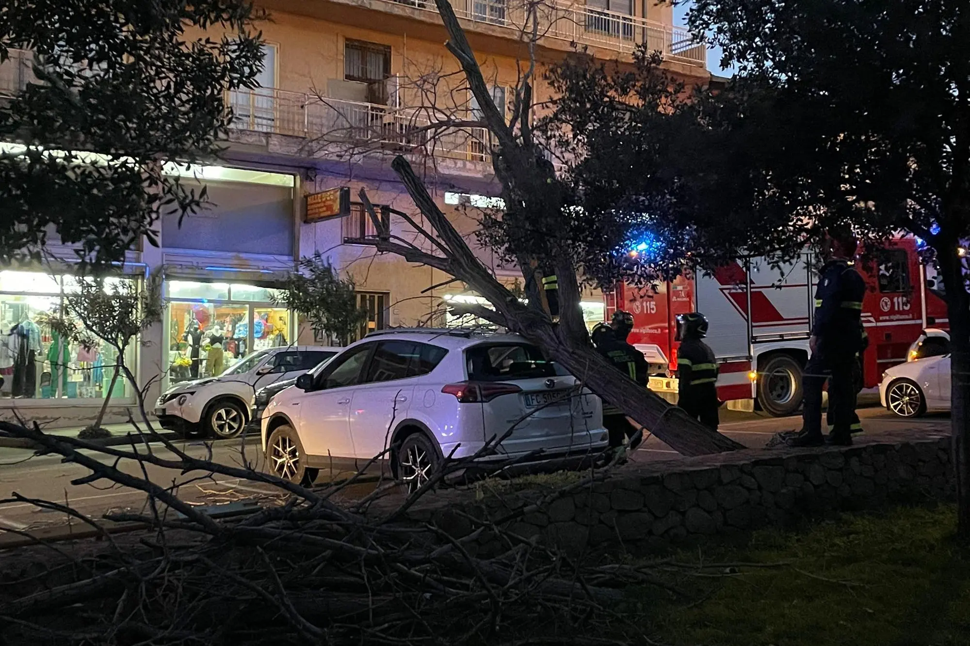 Ancorta allerta vento in Sardegna (L'Unione Sarda)