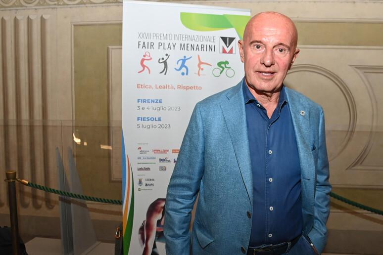 Gli 80 anni di Arrigo Sacchi, l’allenatore che cambiò il calcio (nonostante gli spigoli di carattere)