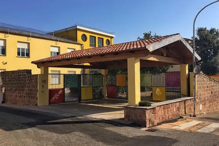 Il nuovo ingresso della scuola (foto L'Unione Sarda - Pala)