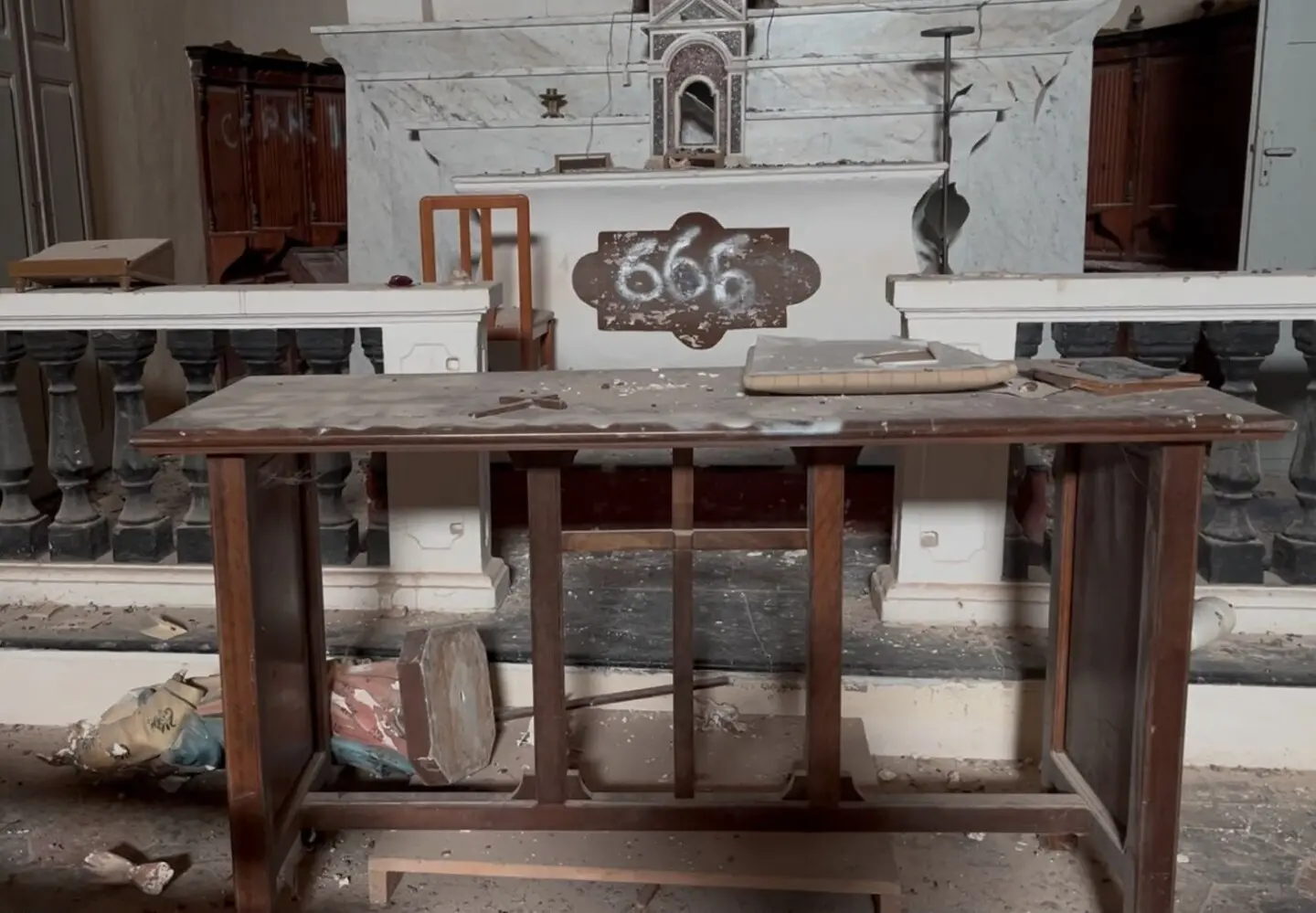 Sant’Elene ferita dal raid sacrilego