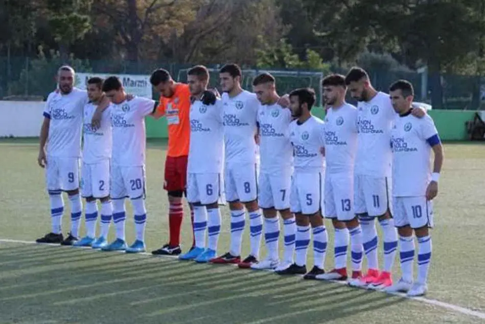 Formazione della Nuorese (foto Andrea Serreli)
