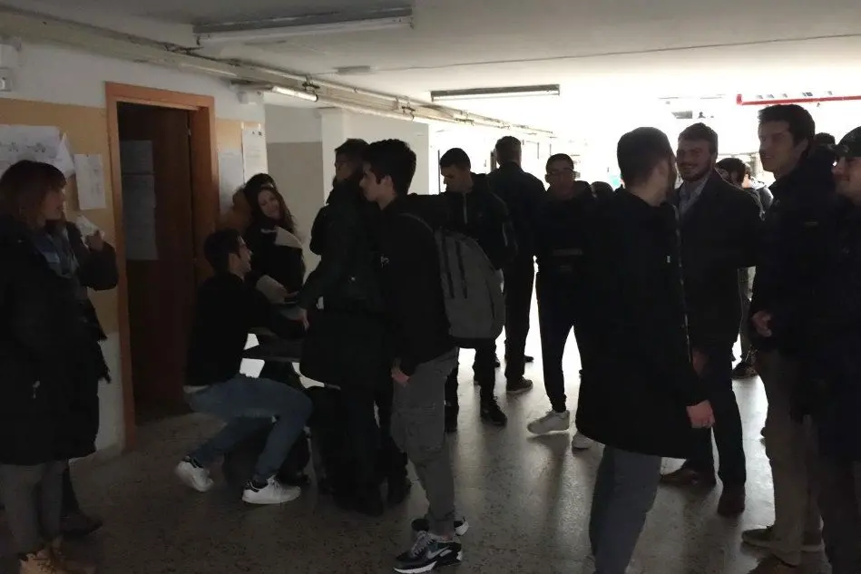 Il liceo al buio