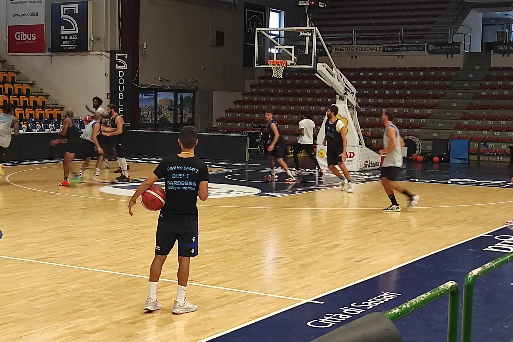 La Dinamo in allenamento (L'Unione Sarda - Marras)