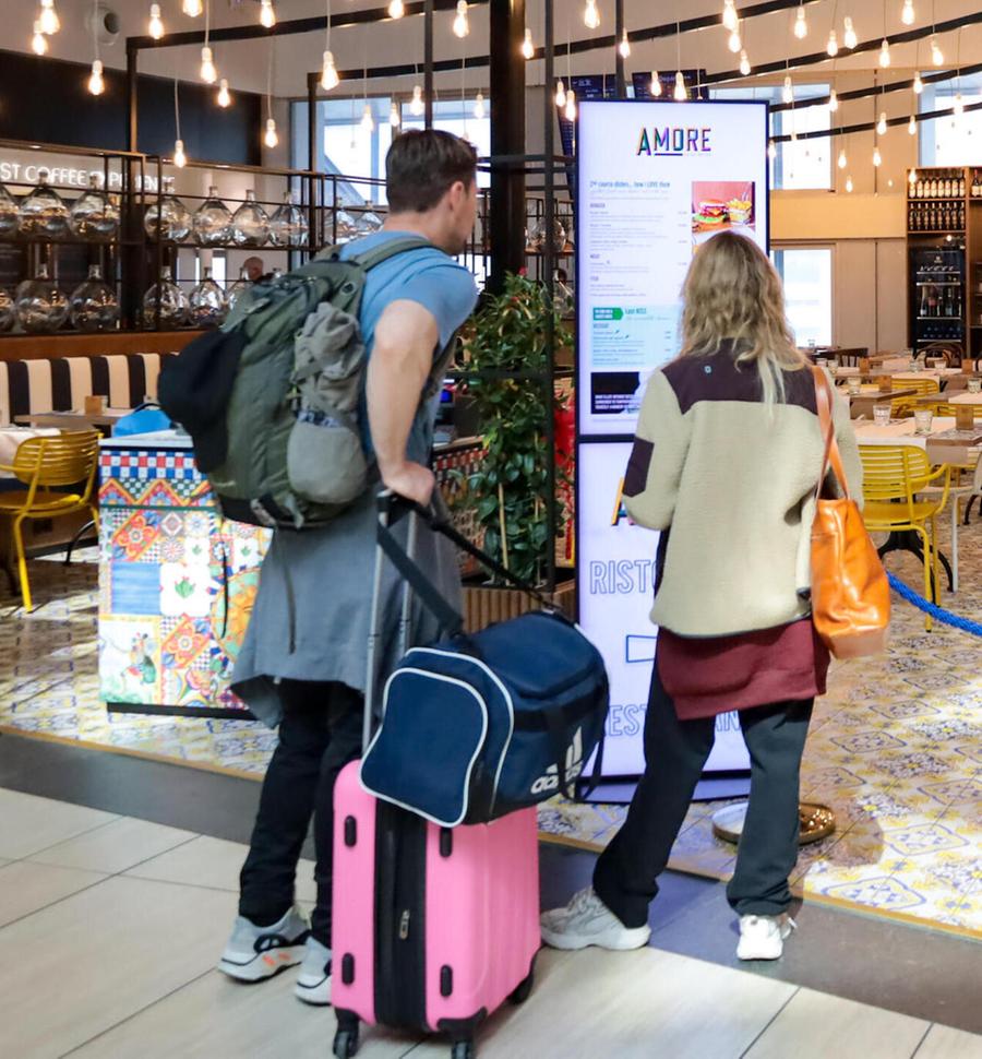 «Voli cancellati, ok solo al rimborso»