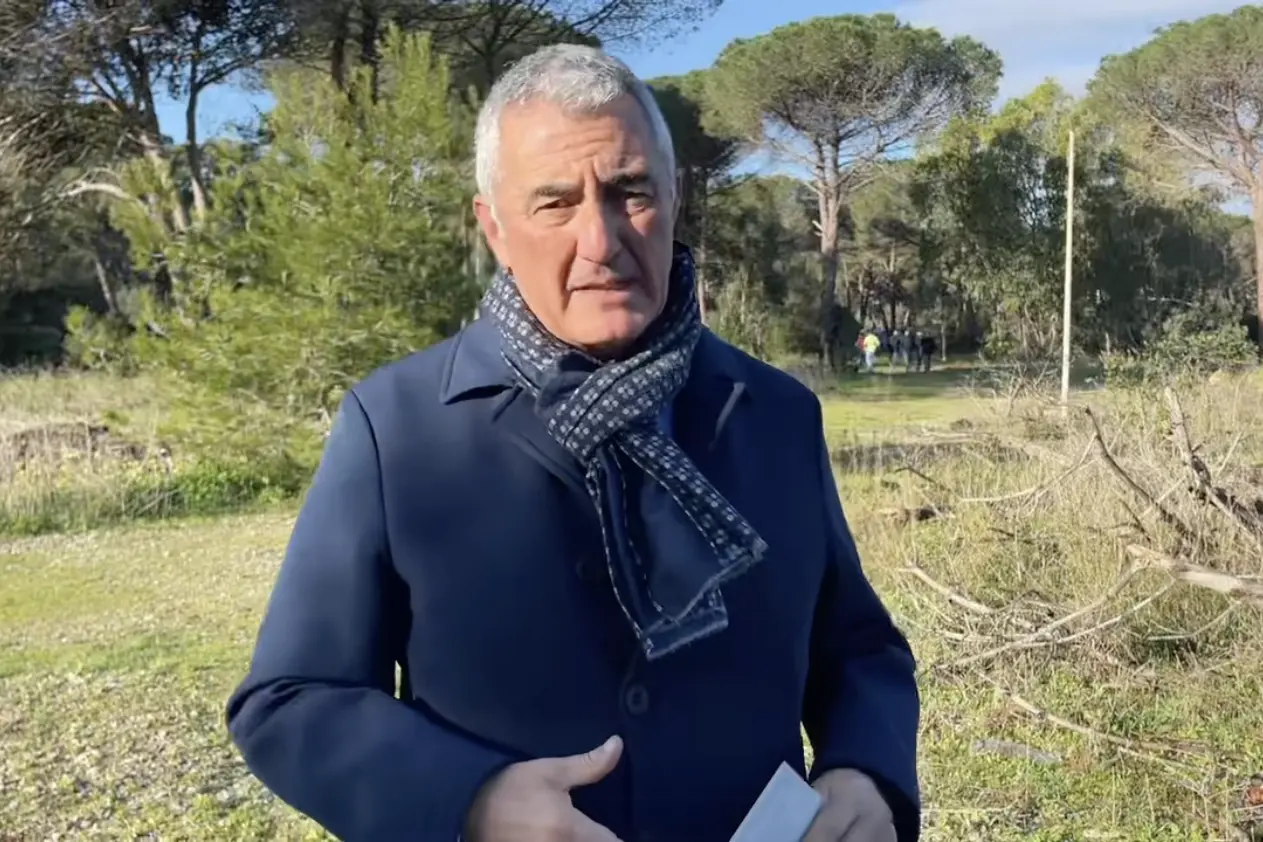 Il sindaco Conoci nell'ex campo Rom (foto Fiori)
