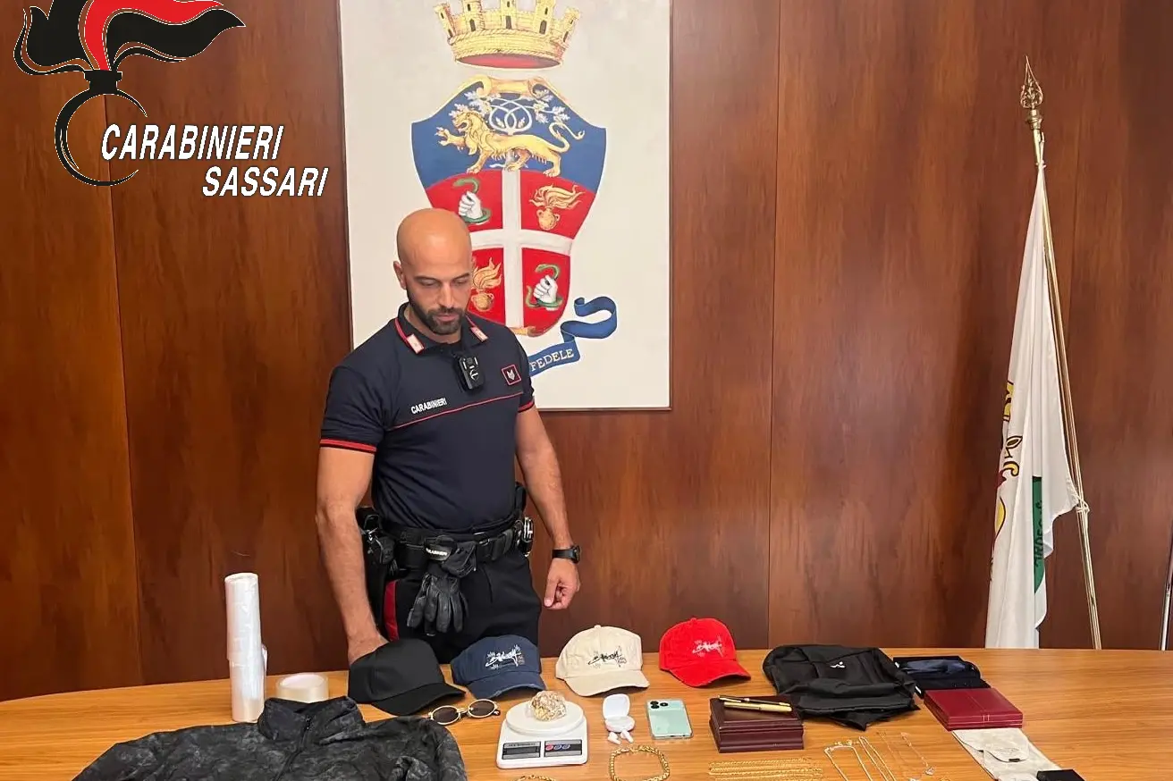 I materiali sequestrati dai carabinieri