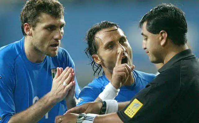 E' il Mondiale in cui Byron Moreno fa fuori l'Italia con un arbitraggio scandaloso contro i padroni di casa della Corea del Sud