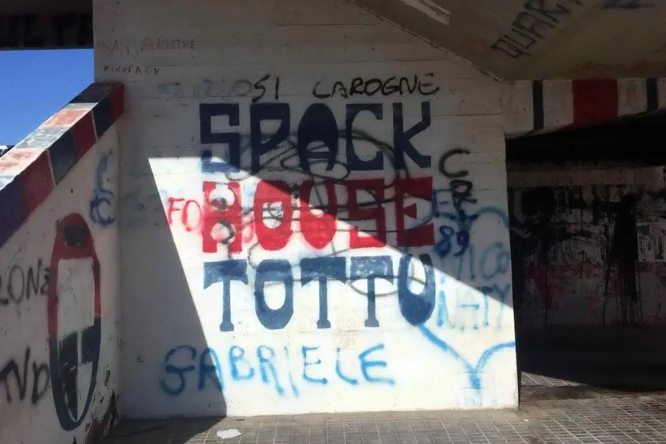 Una scritta sui muri di Cagliari