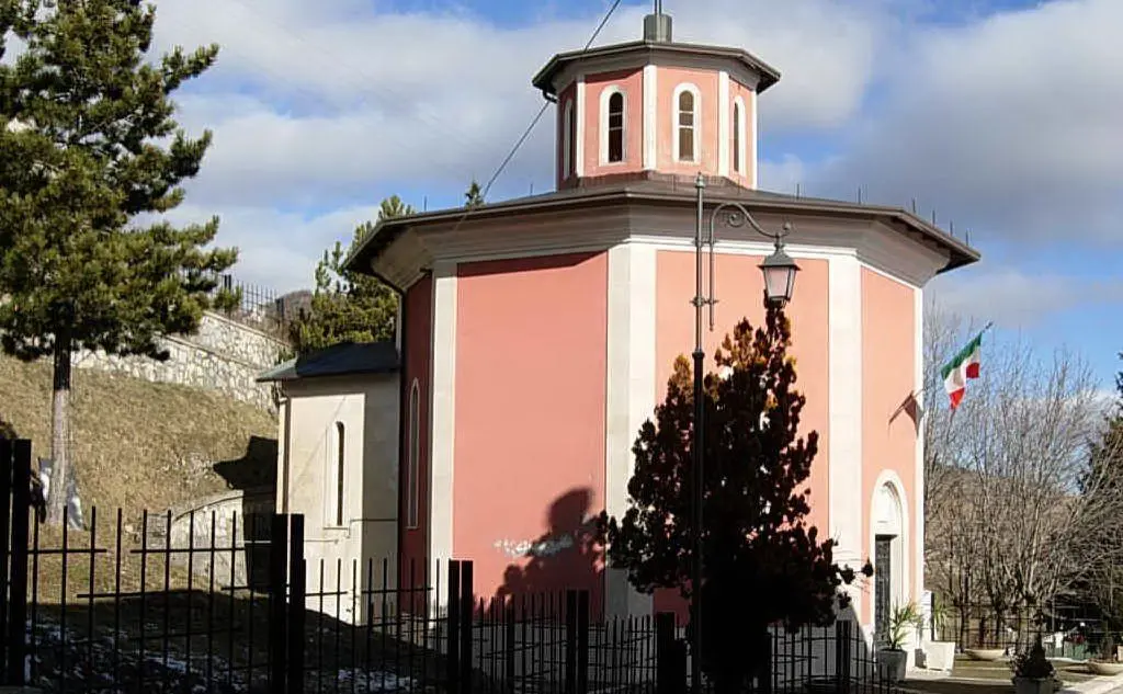 Il tempio ottagonale costruito in memoria delle vittime (foto Wikipedia)
