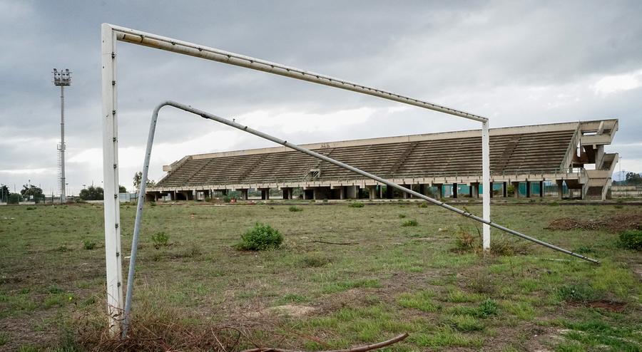 La lenta agonia del calcio in città