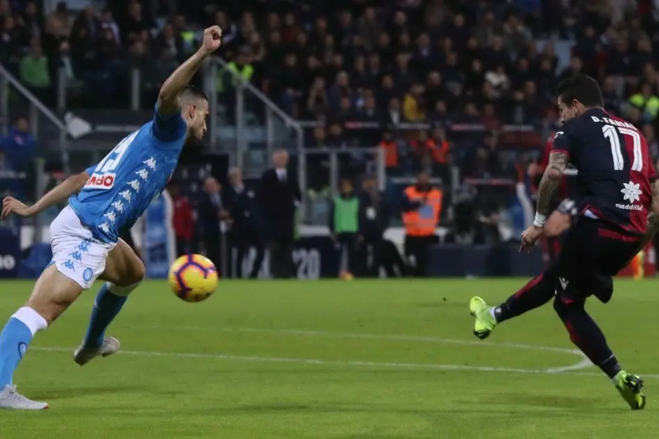 Maksimovic respinge su Farias (Ansa)