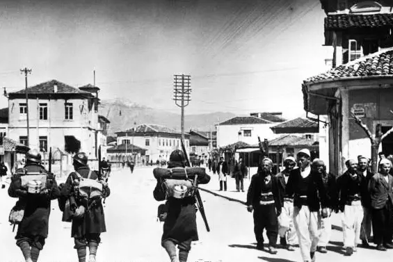 Soldati italiani in Albania (foto wikimedia)