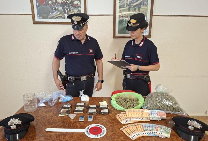 Inseguimento sulle strade della Gallura: due arresti, seques