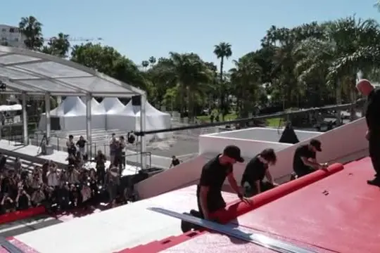 Cannes, srotolato il red carpet: manca poco al via dell'edizione 79