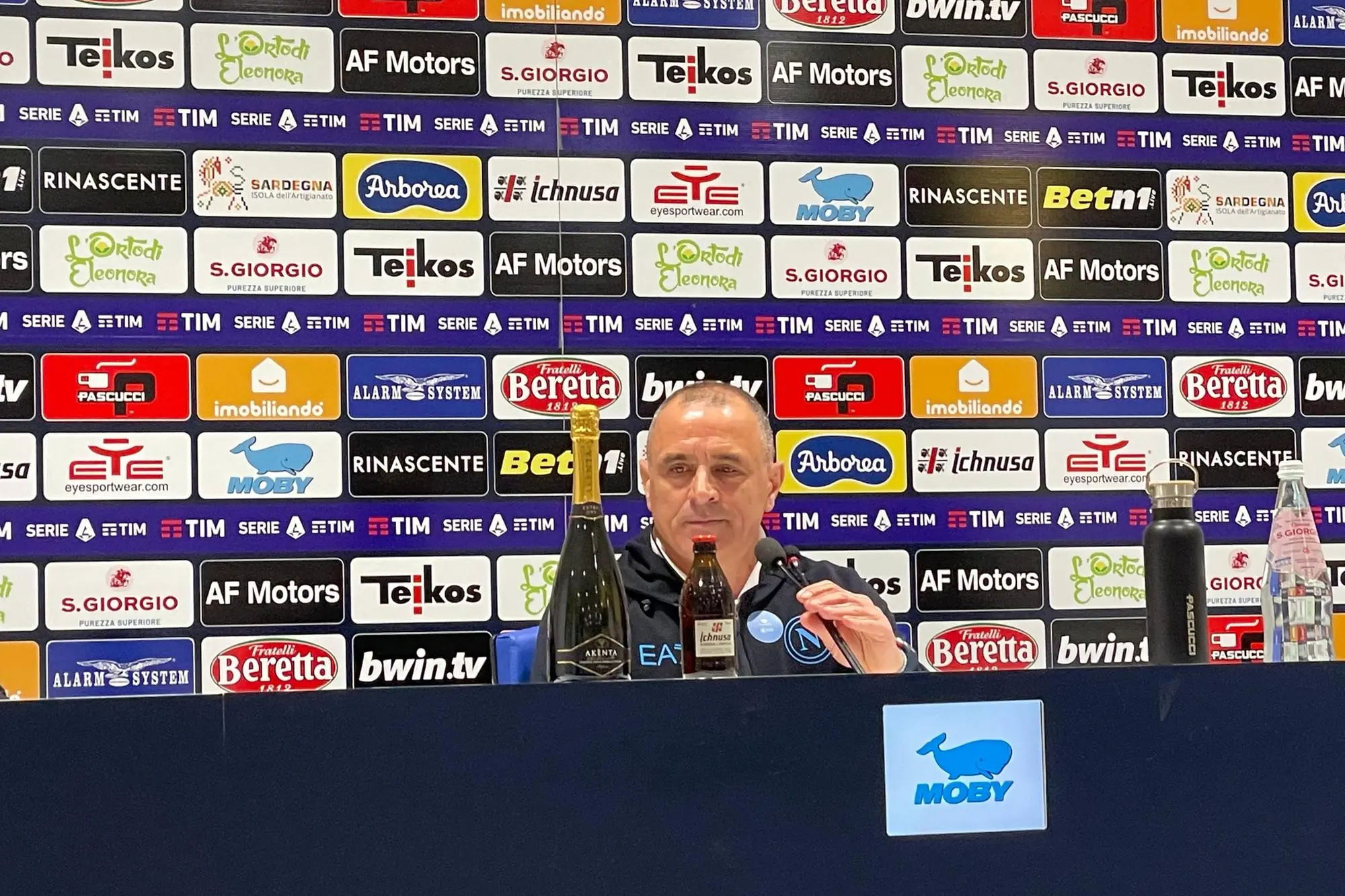 L'allenatore del Cagliari Francesco Calzona (Foto: Spignesi)