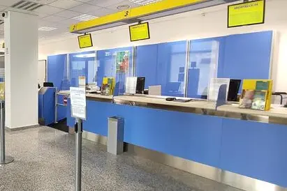 Un ufficio postale (Ansa)