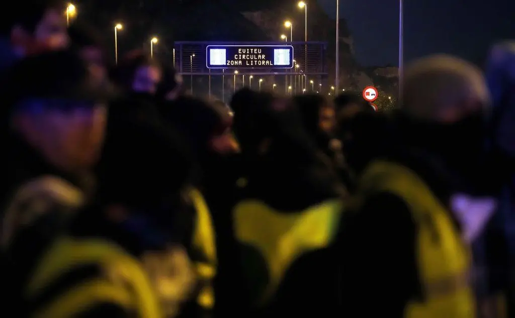 Alcune strade della città sono bloccate (foto Ansa)