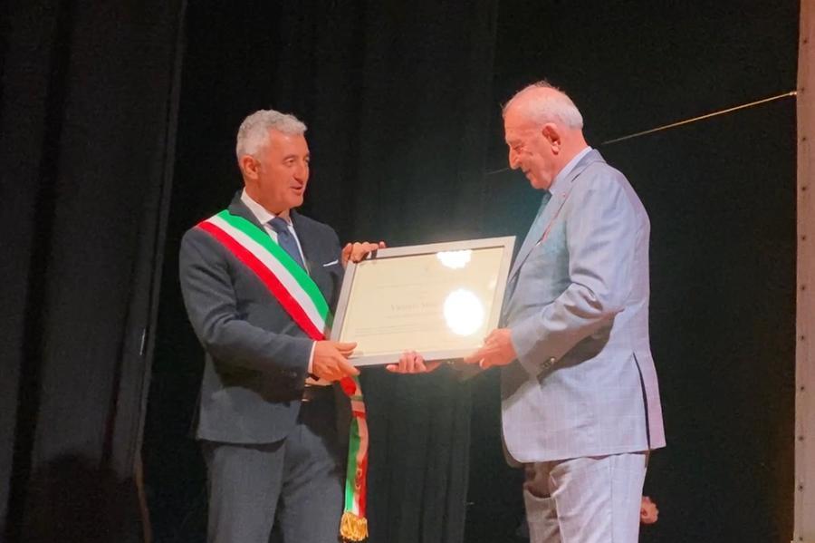 Alghero: cittadinanza onoraria a Vittorio Moretti, patron della Sella & Mosca