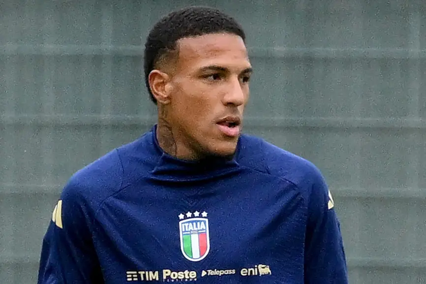 Michael Folorunsho in ritiro con l'Italia (foto Ansa)