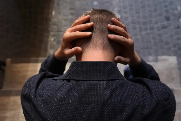 L’allarme del Bambino Gesù: “Un caso al giorno di suicidio fra i giovanissimi” (foto Ansa)