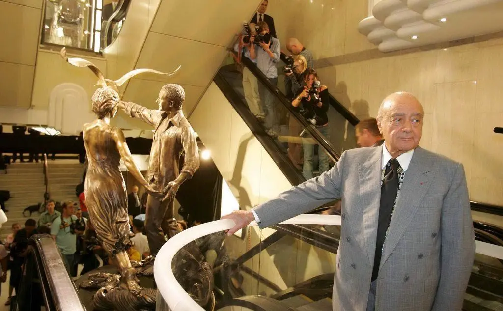 Mohammed al Fayed, padre di Dodi, all'inaugurazione del monumento dedicato al figlio e a Diana a Londra (tutte le foto sono Archivio L'Unione Sarda)