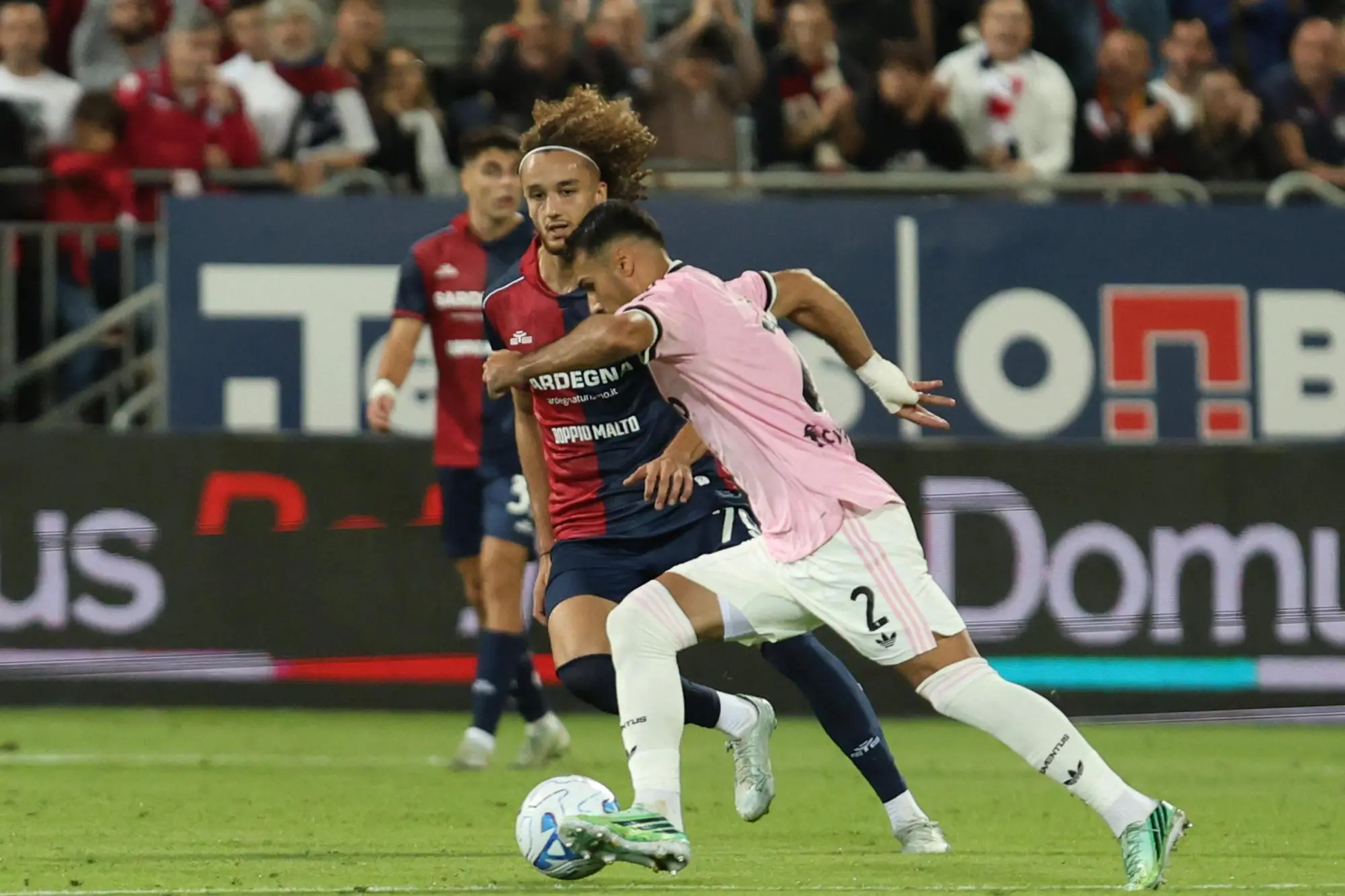 Yanis Massolin in Cagliari-Juventus (foto Ansa)