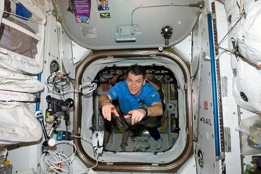 Nespoli fluttua a bordo della Stazione Spaziale internazionale