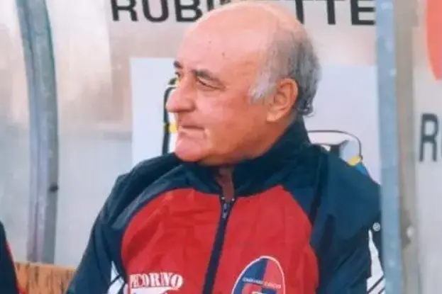 Carlo Mazzone sulla panchina del Cagliari