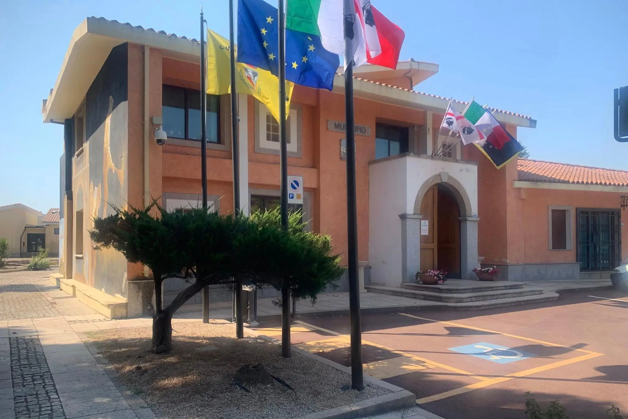 Il municipio di Castiadas (Foto Agus)